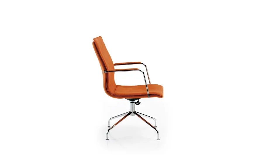picture 1 Original leather chair for the office