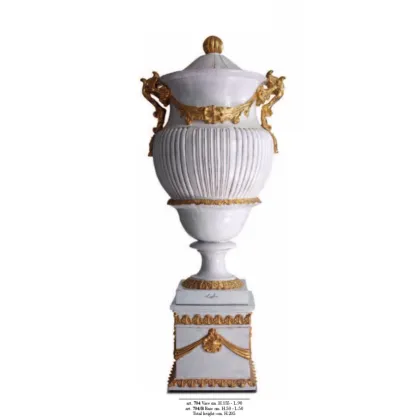 Zdjęcie Biało-złota waza ceramiczna z Włoch z delikatnym wykończeniem