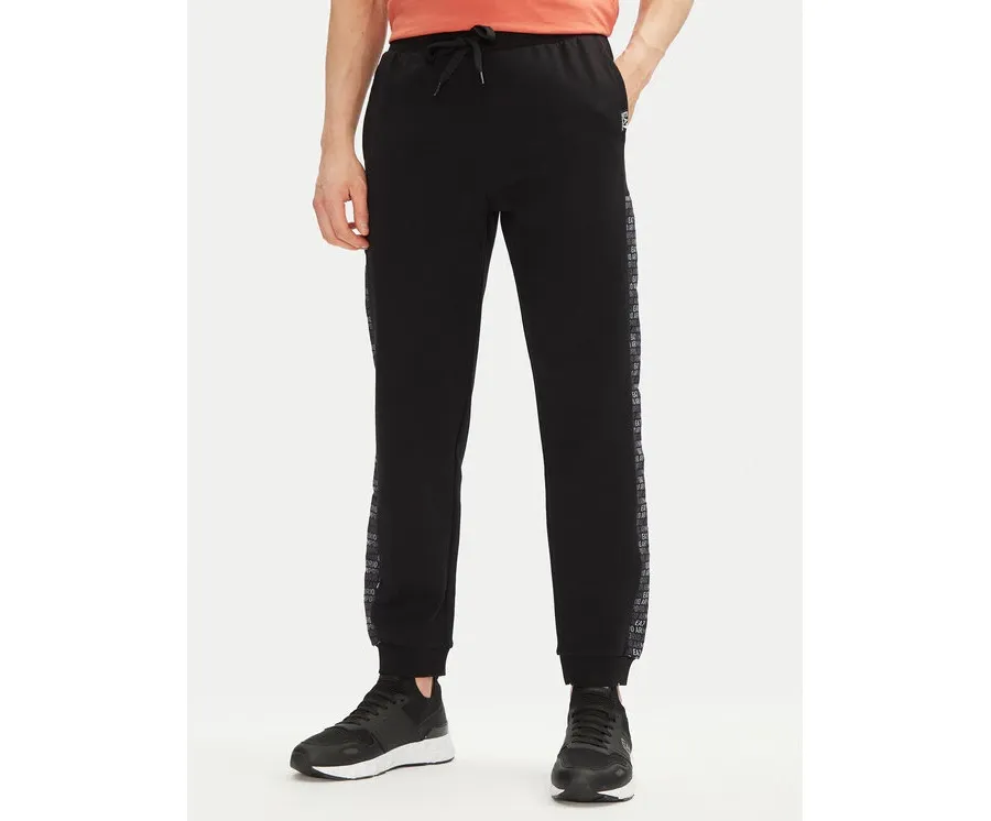 obrazek 1 EA7 Emporio Armani Spodnie dresowe 7M000216 AF12660 UC001 Czarny Regular Fit