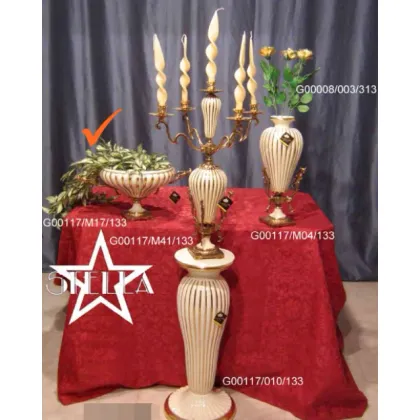 Zdjęcie Elegancka ceramiczna donica w złote paski
