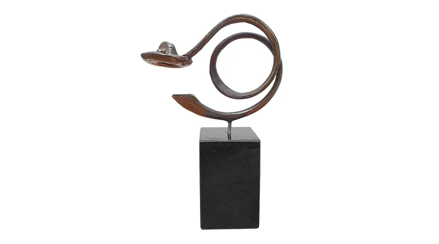 obrazek 3 Wspaniała statuetka "Kapelusze z głów za osiągnięty sukces" - z okazji jubileuszu firmy