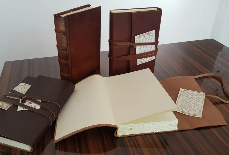 picture 9 Hand-cut leather notebook