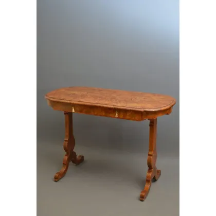 Zdjęcie Oszałamiający wiktoriański, stolik z drewna orzechowego, z fornirowanym blatem - antyk