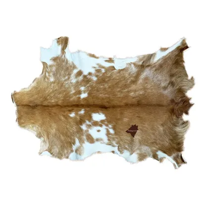 Zdjęcie Skórzany dywan o oryginalnym wyglądzie do salonu