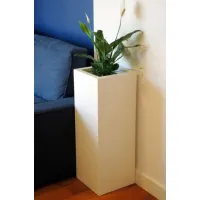 Zdjęcie Wysoka donica z kompozytów szklanych – winyloestrowa i poliestrowa