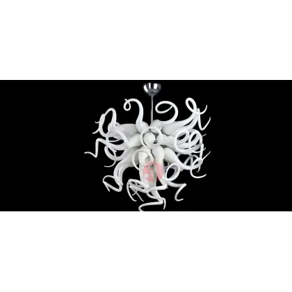 Picture Stylish chandelier with flames made of Murano glass from Italy - Vetreria Artistica Rosa