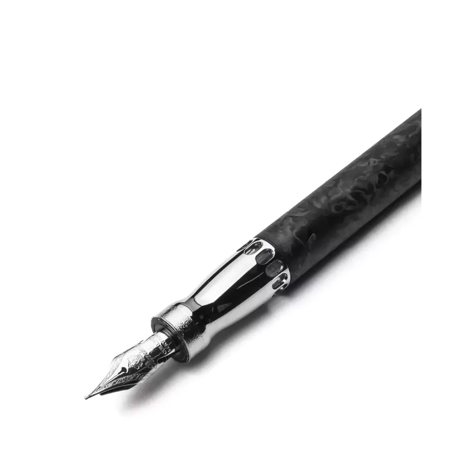 obrazek 1 Wyjątkowe pióro wieczne Forged Carbon black