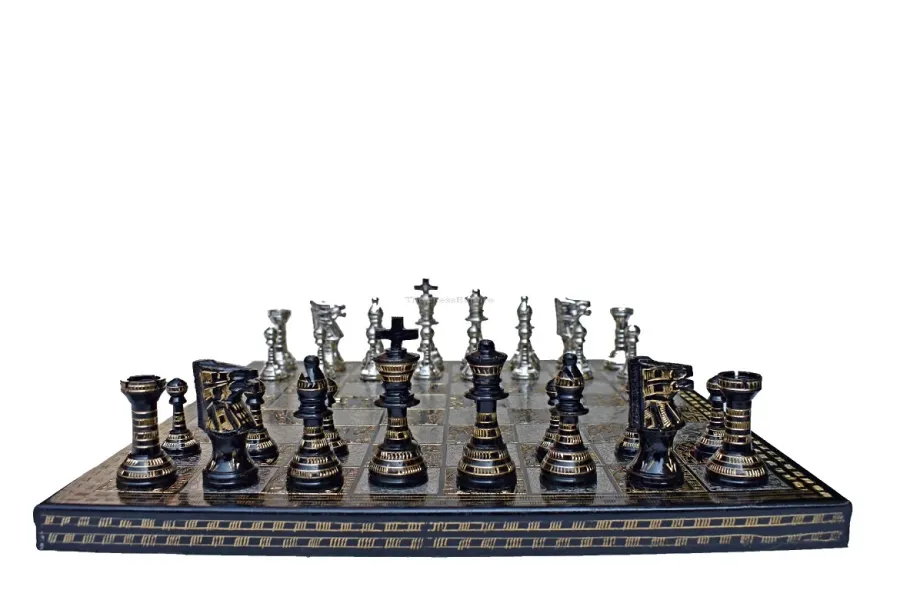 obrazek 6 Prestiżowy komplet szachowy sporządzony z mosiądzu - The Chess Empire