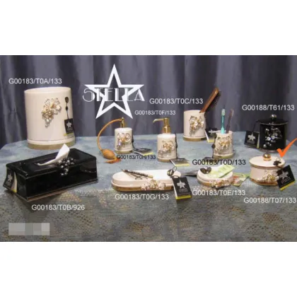 Picture A chic ceramic box with grapes for the bathroom