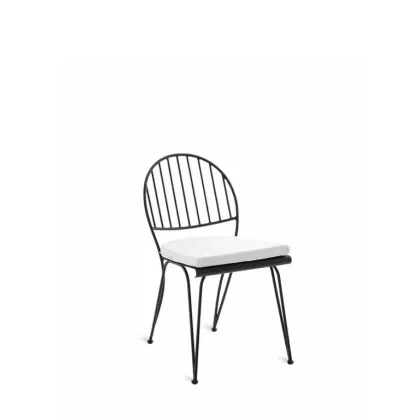 Zdjęcie Eleganckie krzesło ogrodowe z kutego żelaza