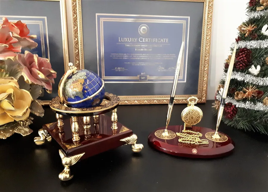 picture 6 Luxury pens holder with clock Saint Exupery