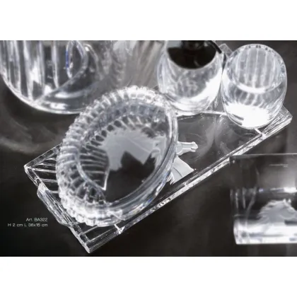 Zdjęcie Włoska łazienkowa taca z ręcznie szlifowanego kryształu z wygrawerowanym wizerunkiem konia - Il Paralume Marina