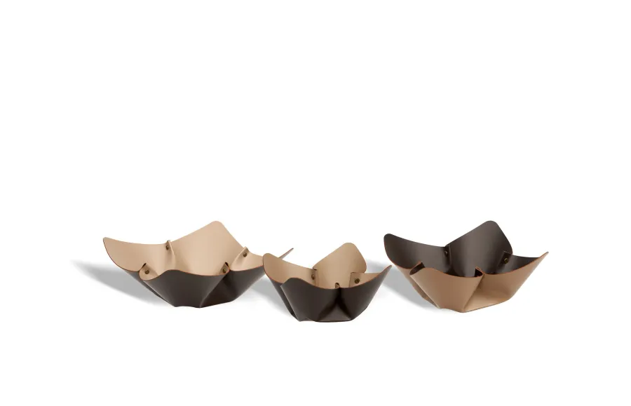 obrazek 2 Niepowtarzalna misa na owoce Ø45 cm w kształcie kwiatu w kolorze czekoladowym