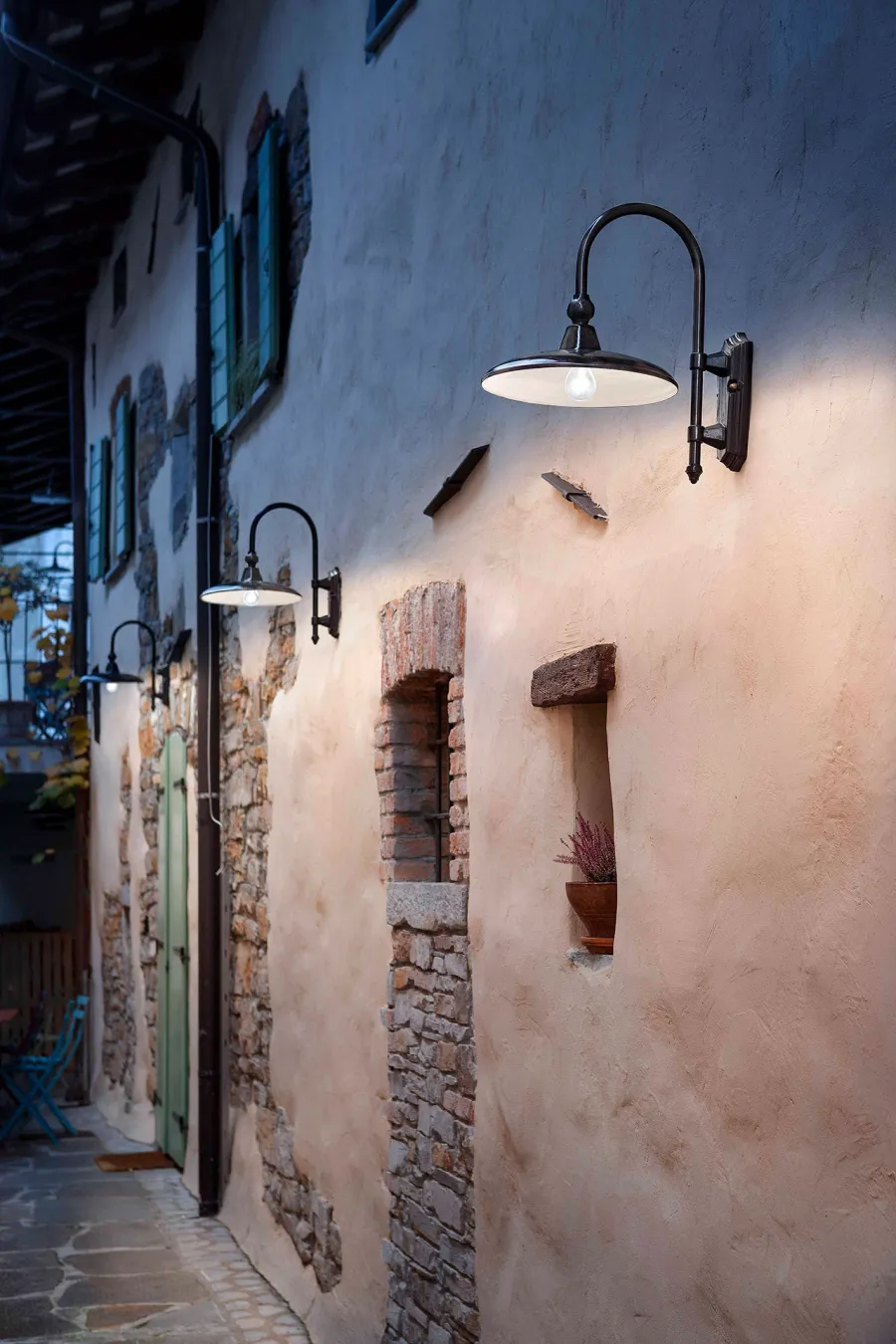 obrazek 2 Stylowa włoska zewnętrzna lampa naścienna