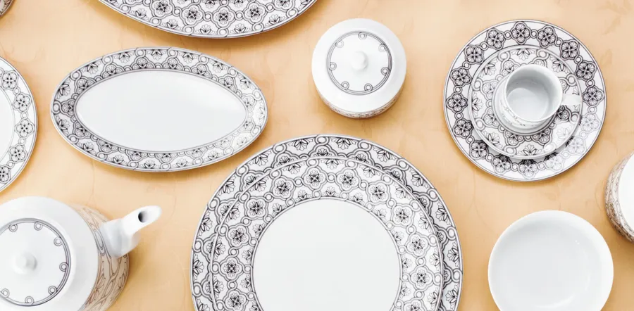 obrazek 2 Cudowny komplet portugalskiej porcelany dla 12 osób - Porcel