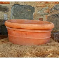 Picture Oval terracotta flowerpot made in the Mediterranean style - Fornace Masini