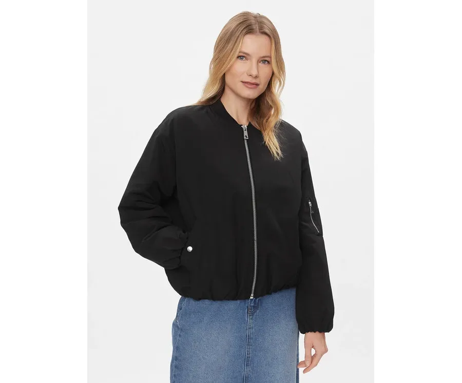 obrazek 1 Vero Moda Kurtka bomber Barcelona 10300839 Czarny Regular Fit