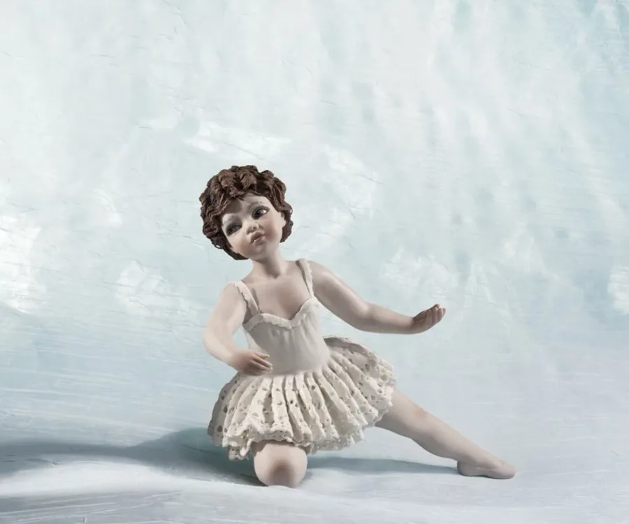 obrazek 1 Figurka baletnicy z porcelany - Sibania