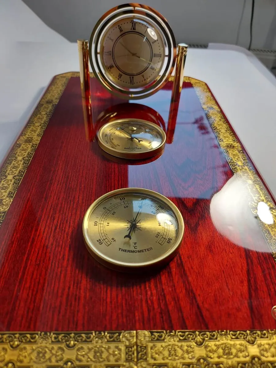 picture 11 Decorative clock Discovery of America