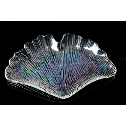 Zdjęcie Oryginalny talerz w kształcie muszli z opalizującego szkła