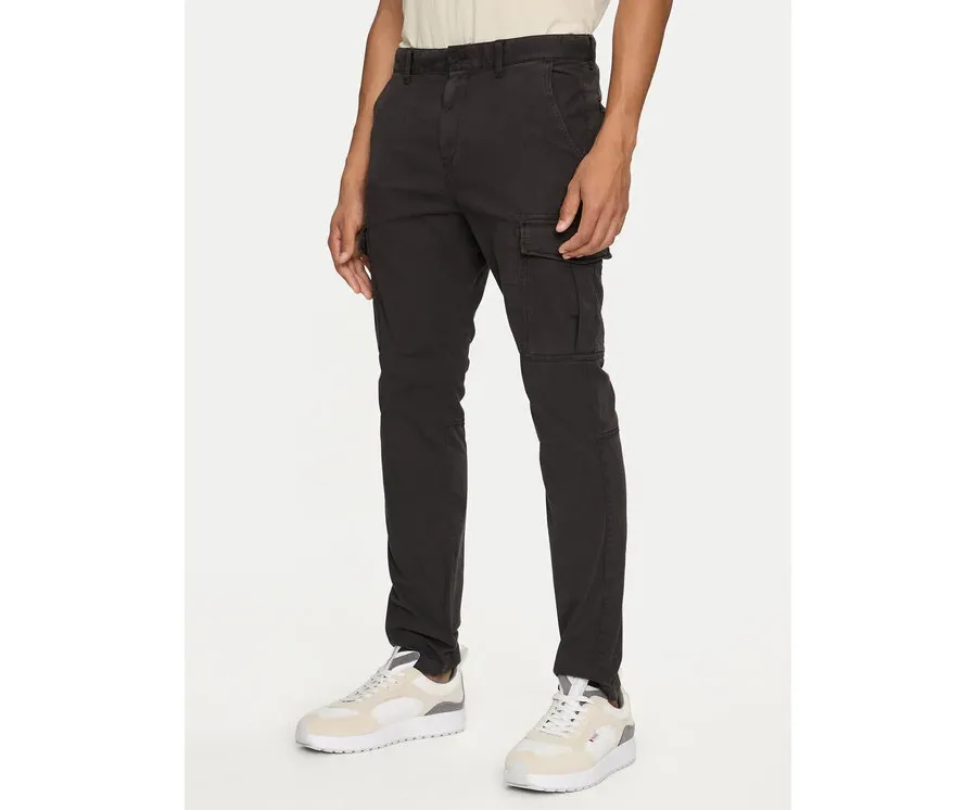 obrazek 1 Tommy Jeans Spodnie materiałowe Austin DM0DM19489 Czarny Regular Fit