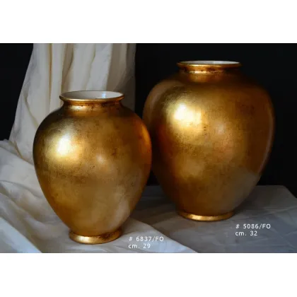 Picture Stylish ceramic vase in two variants