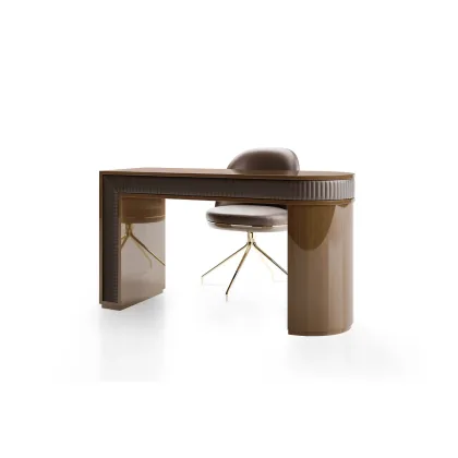 Zdjęcie Prosto z Włoch - tapicerowane biurko Greg