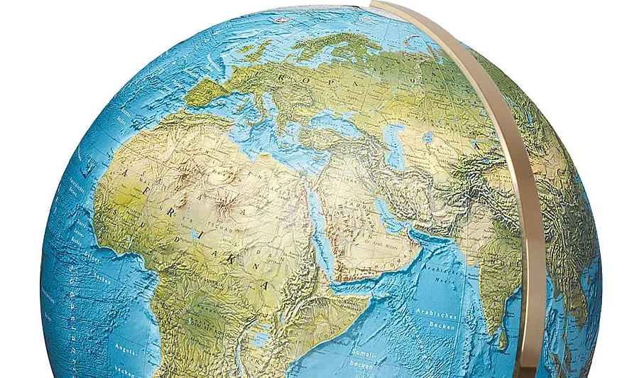 picture 5 Unique globe made of crystal glass and brass