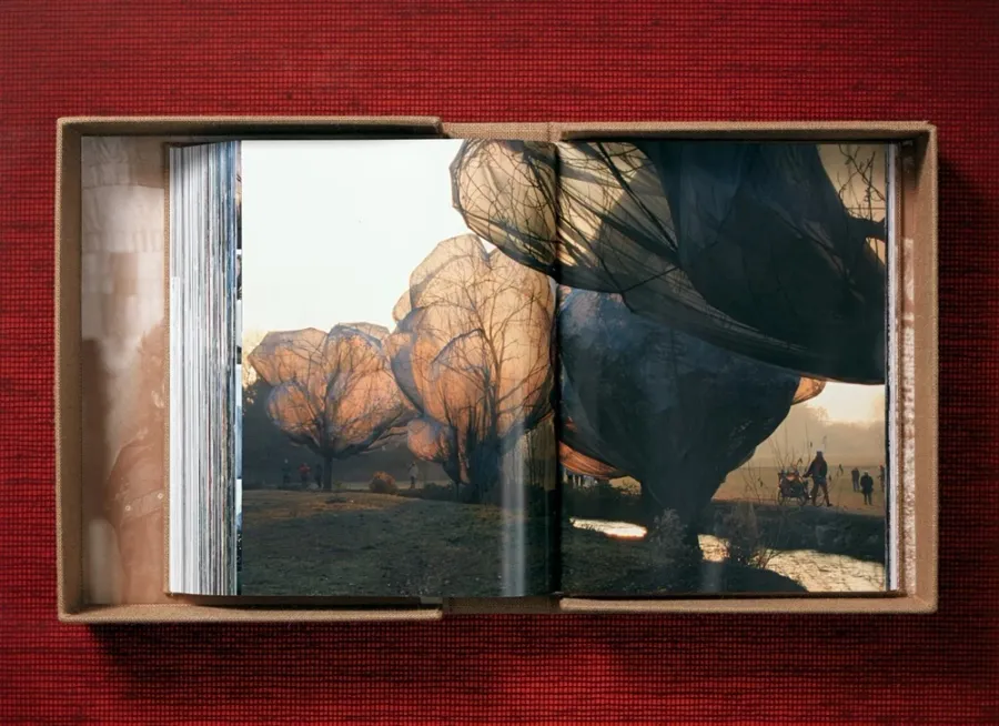 obrazek 13 Książka Christo and Jeanne-Claude, Art Edition B, No. 7–100 - Taschen