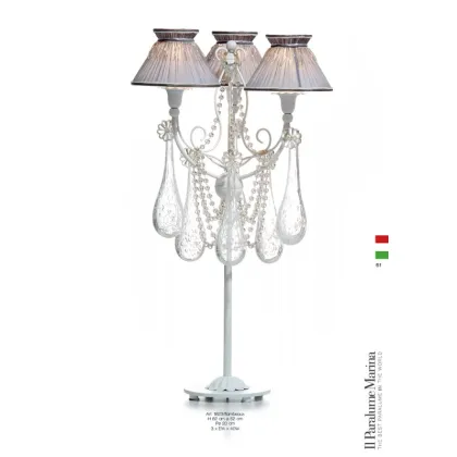 Zdjęcie Lampa stołowa z trzema światłami z białego metalu z wisiorkami ze szkła Murano i kloszami z tkaniny - Il Paralume Marina