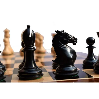 Zdjęcie Wykonane z drewna figury szachowe idealne na prezent - The Chess Empire