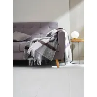 Picture A soft and warm blanket made of a mixture of alpaca and mohair