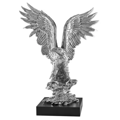 Zdjęcie Przepiękna figurka orła