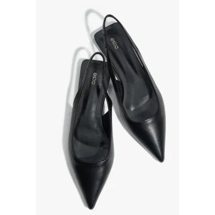 Zdjęcie Estro: Czarne sandały damskie typu slingback na płaskim obcasie z czubkiem w szpic