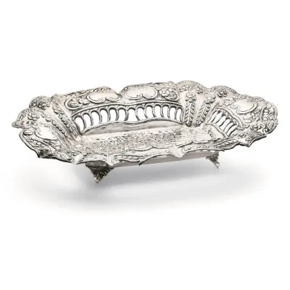 Zdjęcie Niezwykły włoski design - patera bogato zdobiona