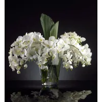 Picture Avant garde floral composition by Italian brand VG