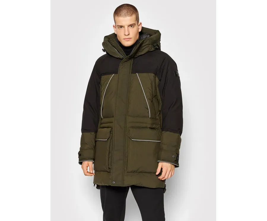 obrazek 1 Woolrich Kurtka puchowa Teton CFWOOU0524MRUT1723 Zielony Regular Fit