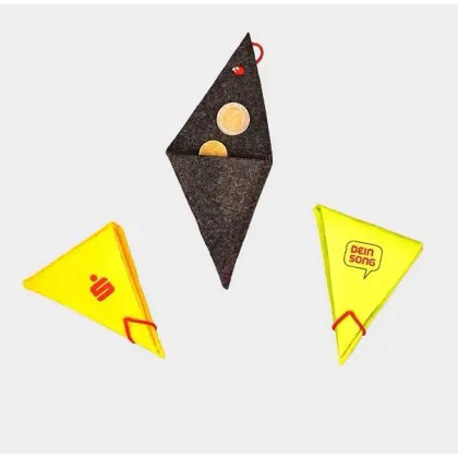 Zdjęcie Portmonetka zapinana na gumkę z logo firmowym