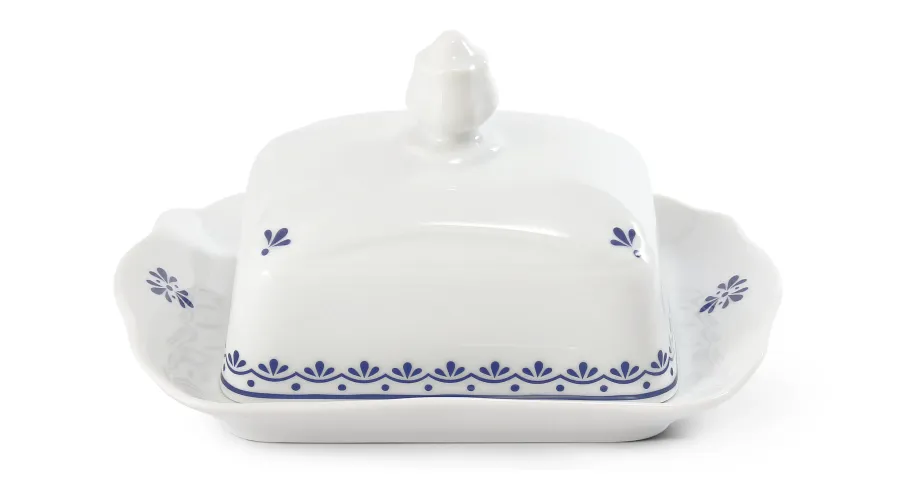 obrazek 1 Oryginalna kwadratowa maselniczka z porcelany z subtelnym niebieskim zdobieniem – Leander