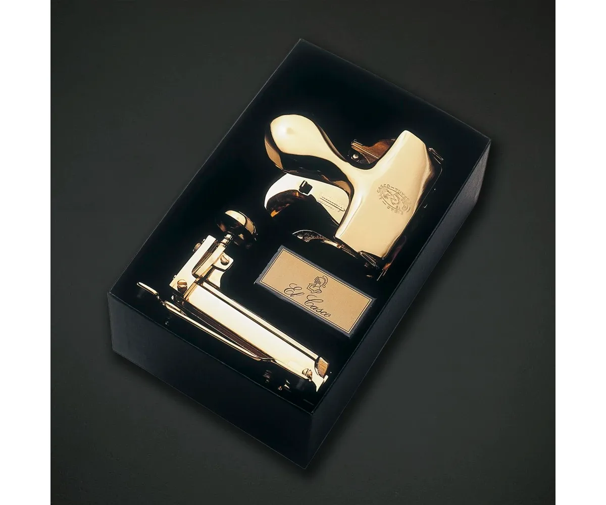 Exclusive El Casco gift