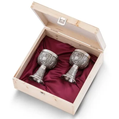 Zdjęcie Wyszukany zestaw 2 kielichów do wina w drewnianym pudełku