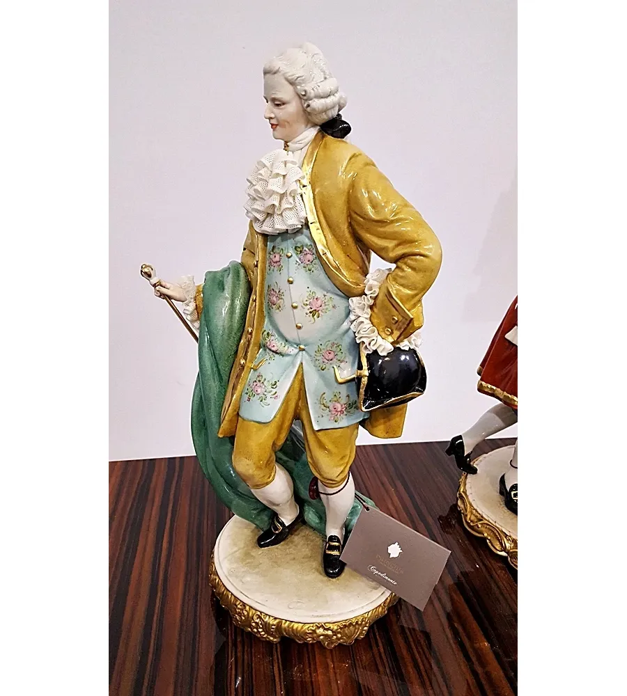 obrazek 7 Luksusowa figurka mężczyzny z porcelany