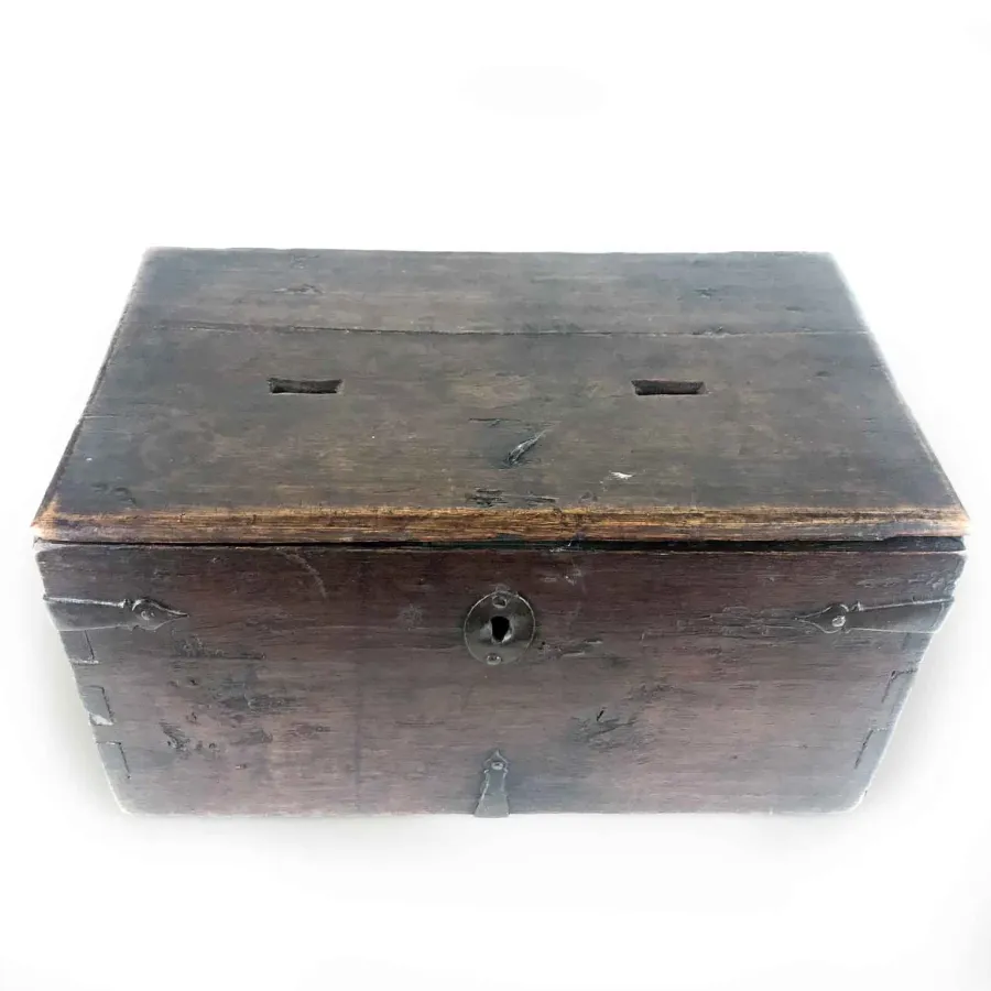 obrazek 2 Antyczny podwójny jałmużnik z orzecha w kształcie pudełka bez ramek