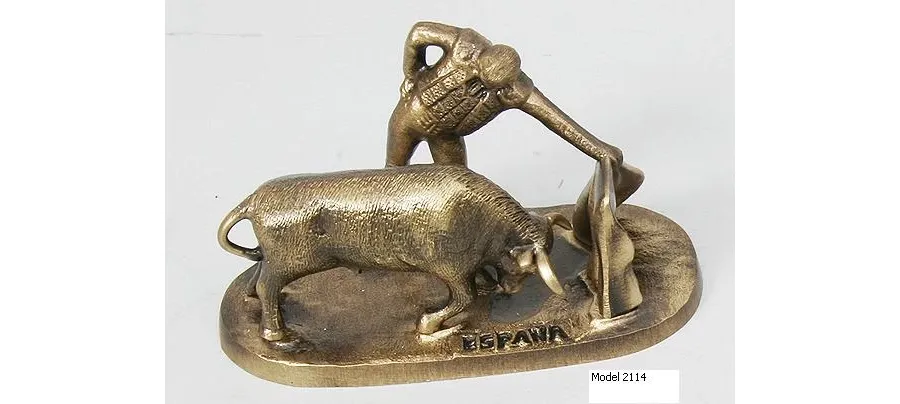 obrazek 2 Wyjątkowa figurka Hiszpański Torreador na biurko