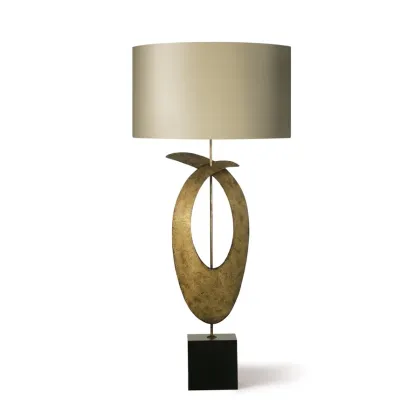 Zdjęcie Nowatorska lampa marki Porta Romana do salonu