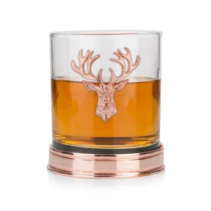 Zdjęcie Wyjątkowy prezent - szklanka do whisky z głową jelenia i polerowaną podstawą w kolorze miedzianym