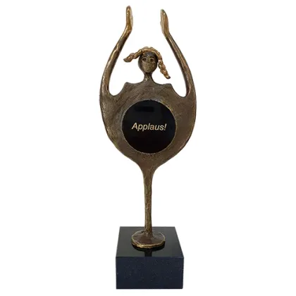 Zdjęcie Oryginalna statuetka wykonana z platerowanego brązu