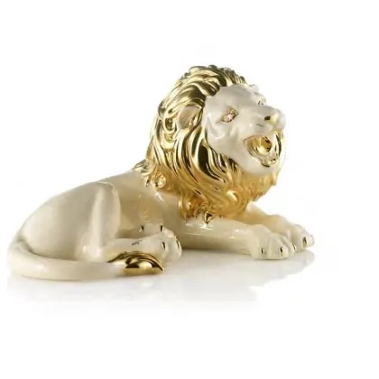 Picture Interior furnishings - an exclusive lion figurine for the apartment