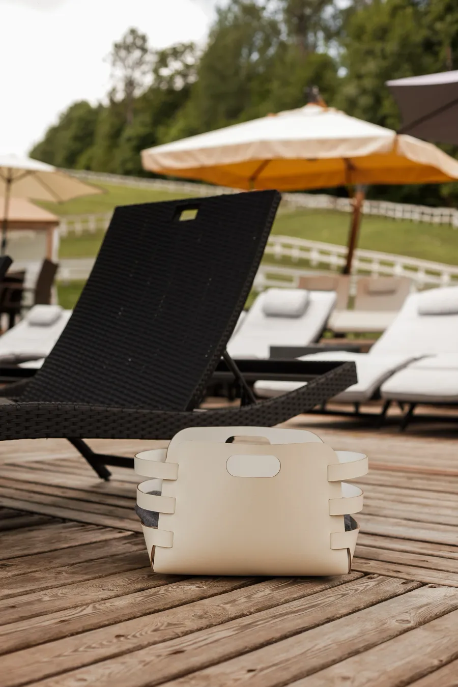 obrazek 3 Designerski koszyk Riga 27x36xH25 cm z naturalnej skóry w kolorze kremowym