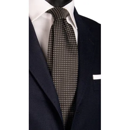 Zdjęcie Idealny na spotkania biznesowe krawat jedwabny